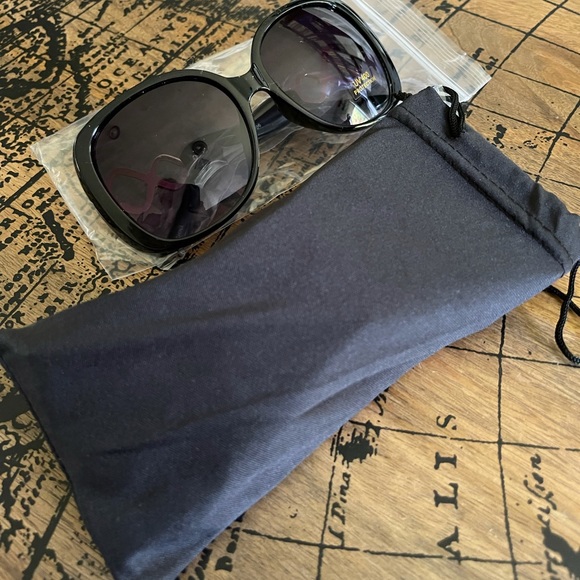 Fashion Sunglasses - Picture 9 of 10